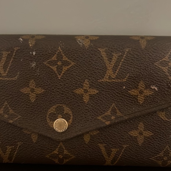 Authentic Louis Vuitton Sarah wallet - Picture 2 of 7